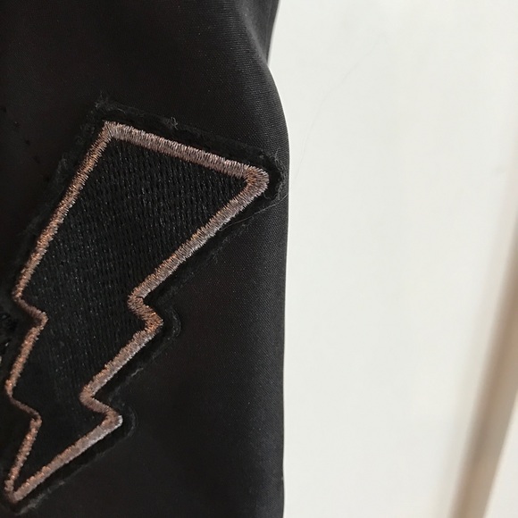 Steve Madden Reversible Black & Graffiti Tote - Picture 2 of 5